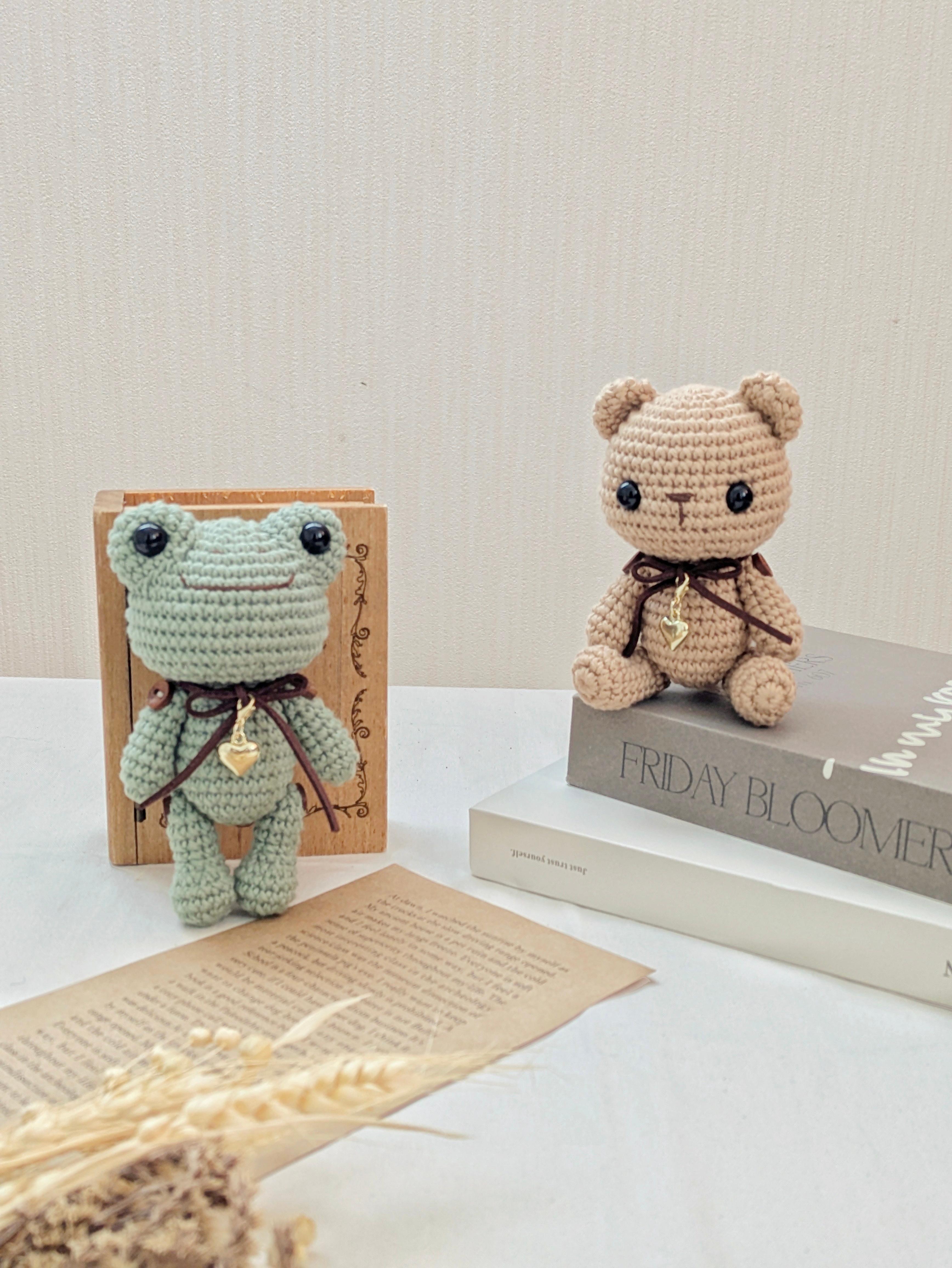 Pom Mサイズ くま カエル マスコット あみぐるみ